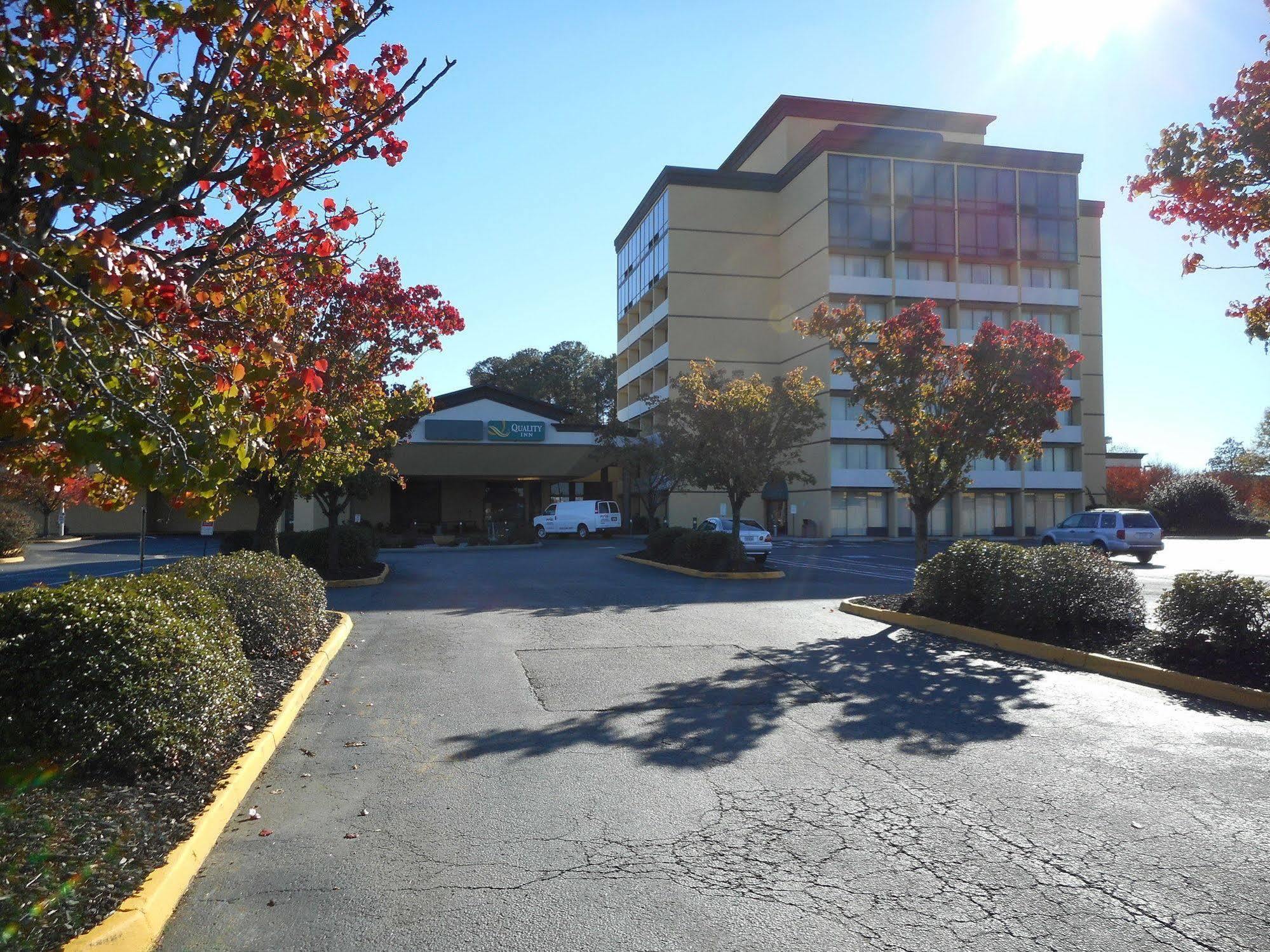 Quality Inn Near Hampton Coliseum Exterior foto