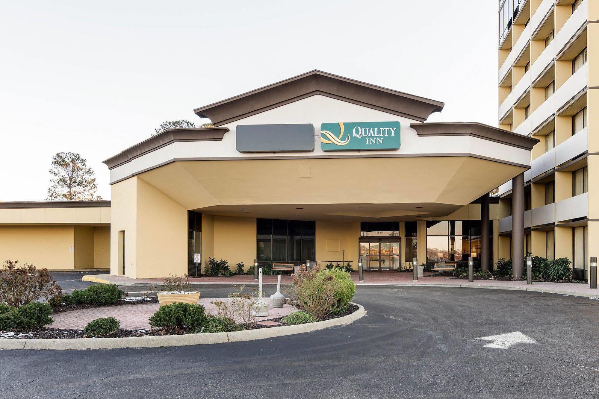 Quality Inn Near Hampton Coliseum Exterior foto